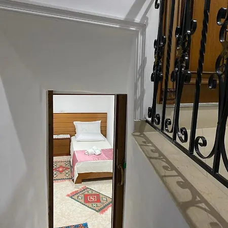 Yuri * Gjirokaster
