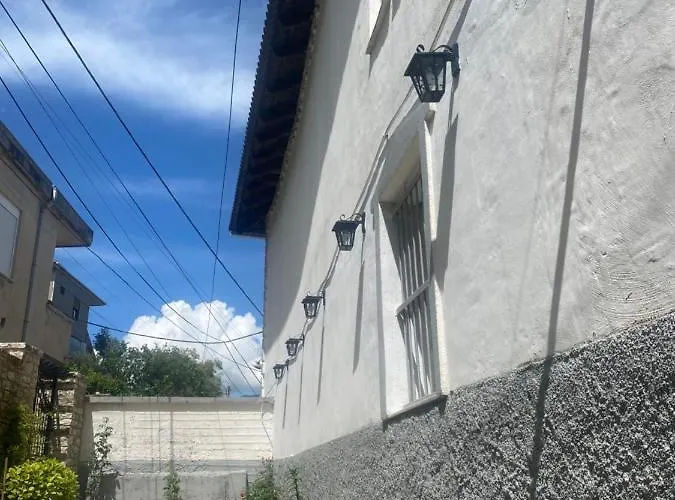 Yuri * Gjirokastra